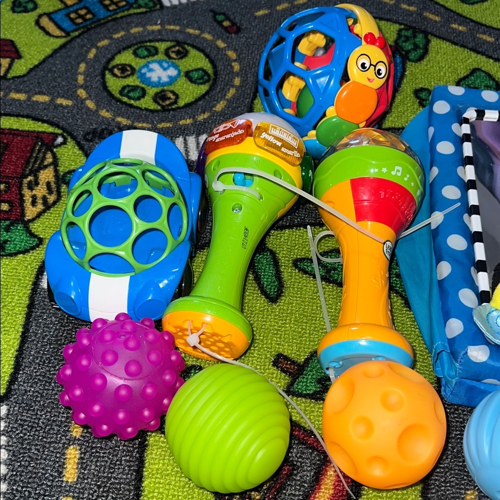Colorful Kids Toy Set with Mirror and Rattle - Picture 2 of 3